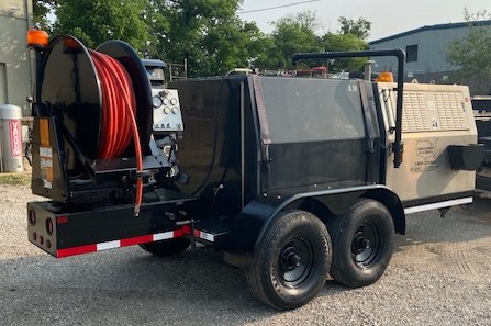 FR2000 Sewer Jetter-Armor Equipment Truck Side View
