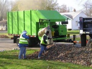 Collecting Fallen Leaves-Armor Equipment Truck